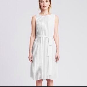 NWT Banana Republic White Pleated Waist Tie Sleeveless trapeze Dress 4P $120